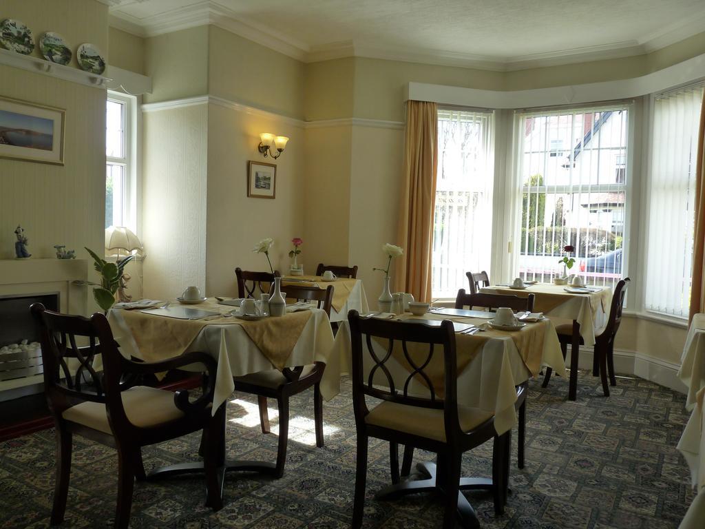 Cornerways Guest House Llandudno Esterno foto