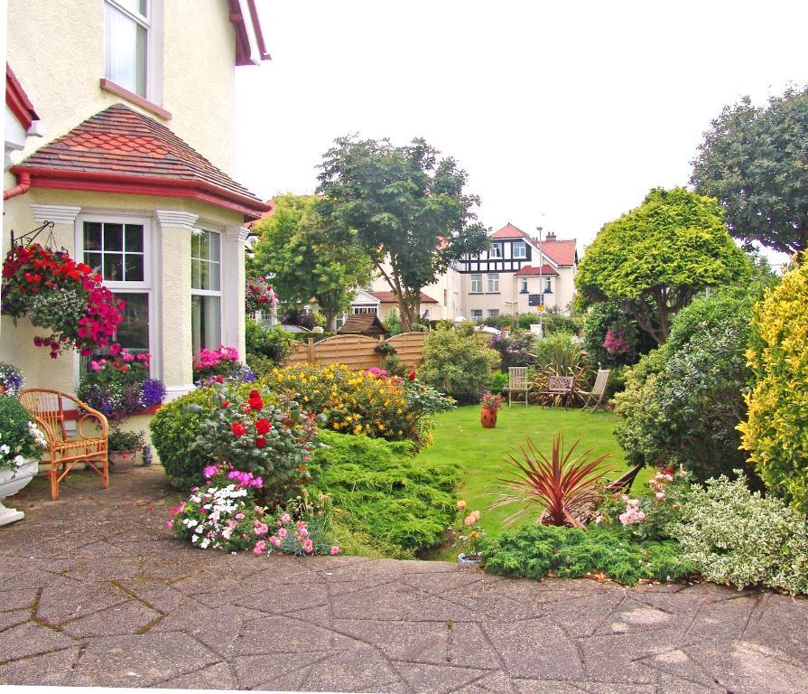 Cornerways Guest House Llandudno Esterno foto